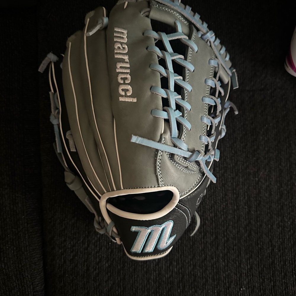 Marucci Women's Gray and Light Blue Softball Glove